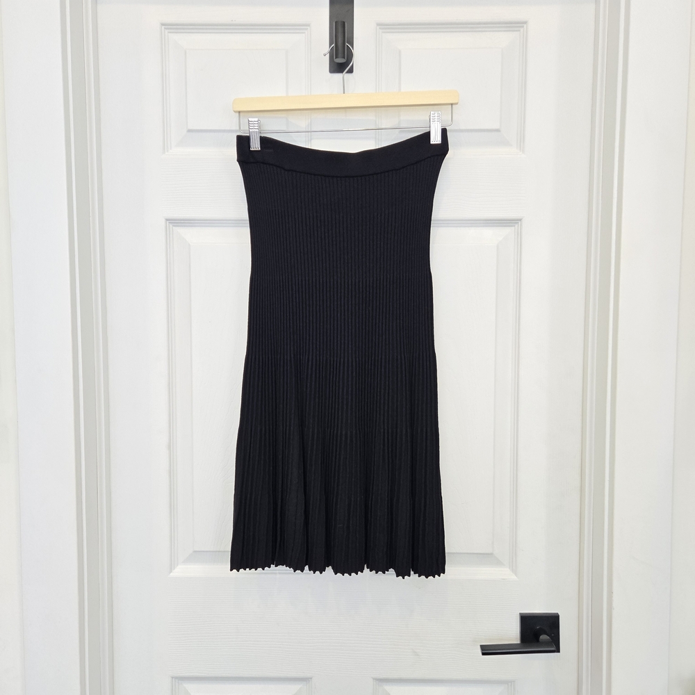 Elegant Black Pleated Skirt